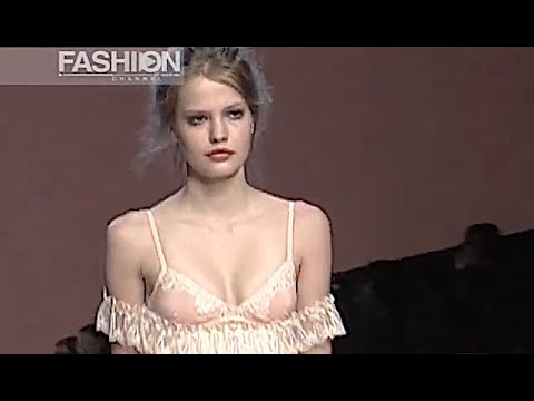 BLUMARINE Spring 2004 Milan – Fashion Channel